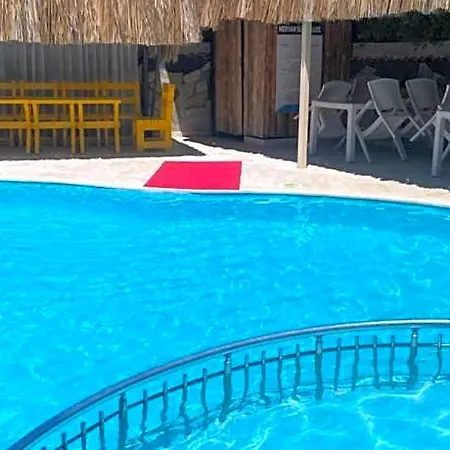 Meryam Deluxe 3* Side