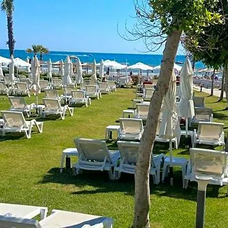 Hotel Meryam Deluxe Side