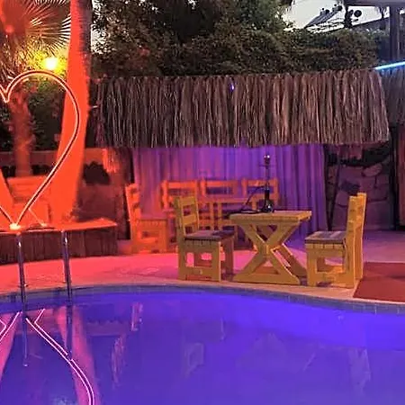 Meryam Deluxe Hotel 3*
